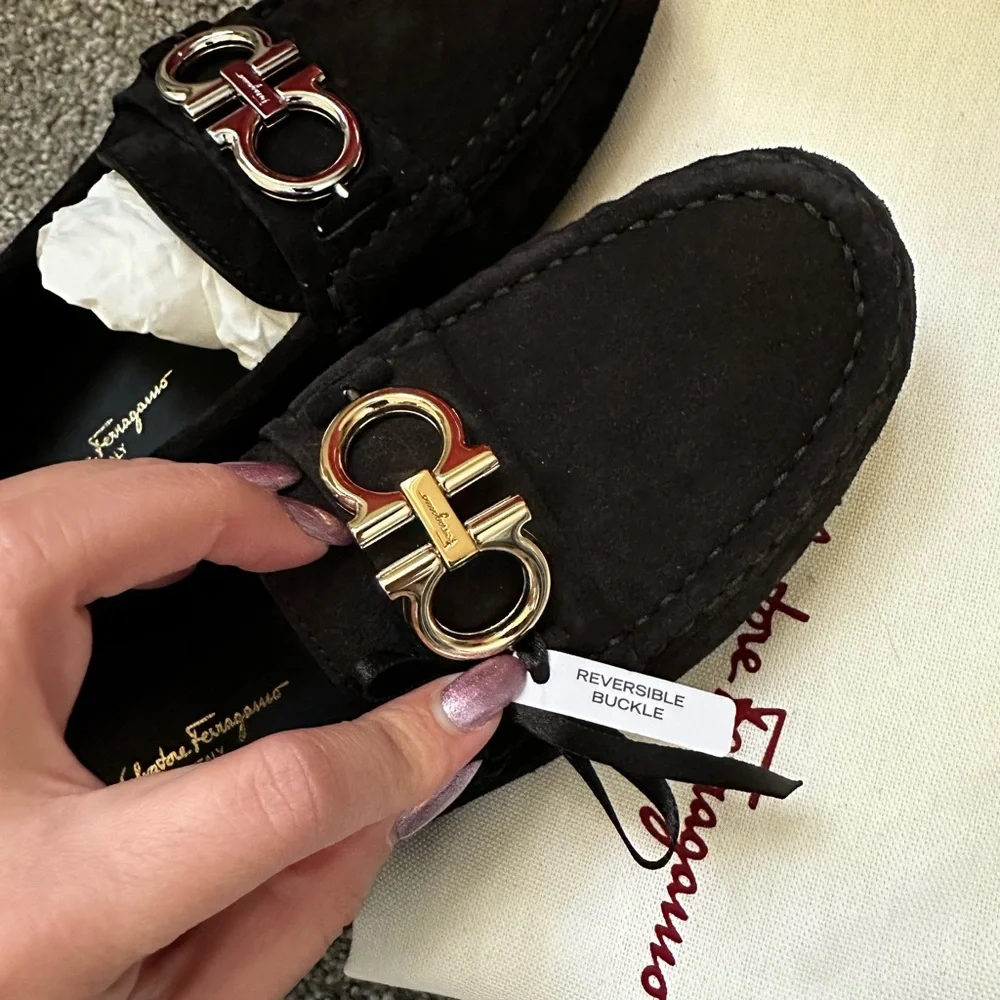 Ferragamo Women's Berra Reversible Gancini Drivers Loafers - Picture 5 of 6
